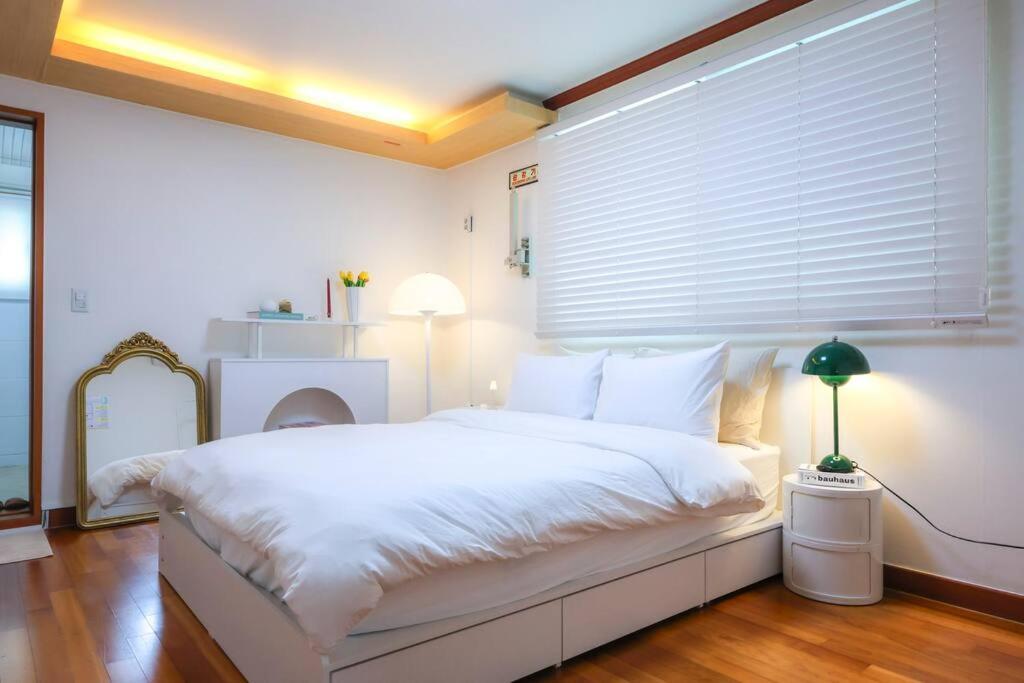 Hans - Hongik Station Exit 2 10min Holiday home