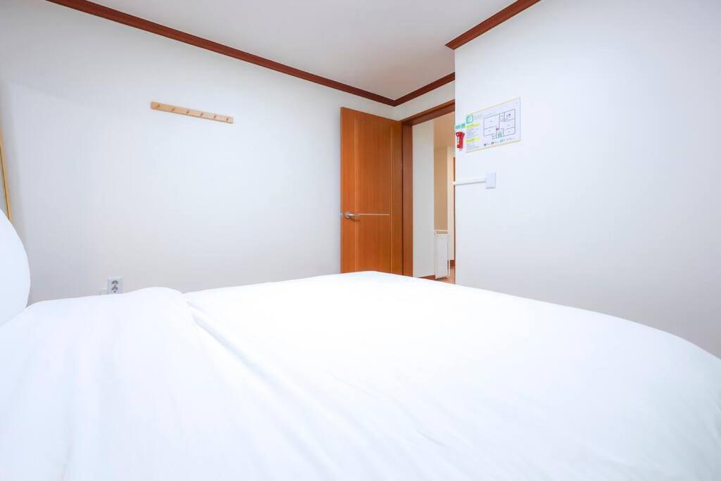 Hans - Hongik Station Exit 2 10min Holiday home Seoul